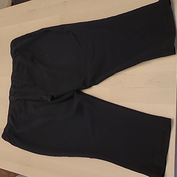 IsaacMizrahiLIVE Black Cropped Petite Pants with Pull-on Elastic Waist - Picture 6 of 11